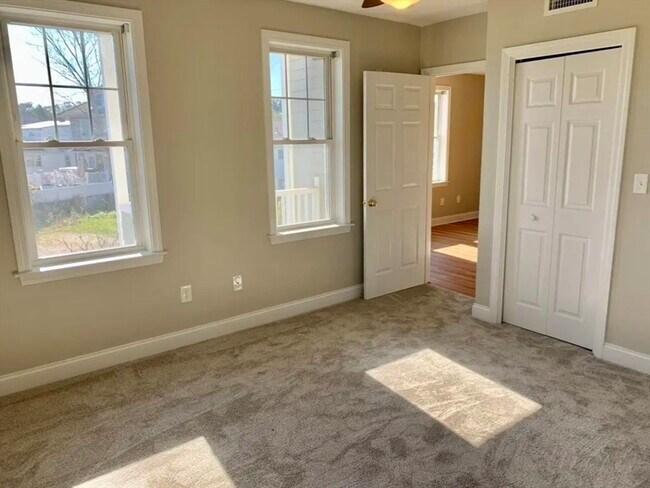 Building Photo - 10 Malta St