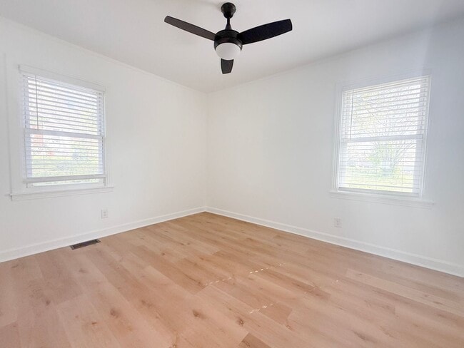 Building Photo - Pet-Friendly 3-Bedroom Home with Fenced Yard & Large Deck Near Downtown Livingston