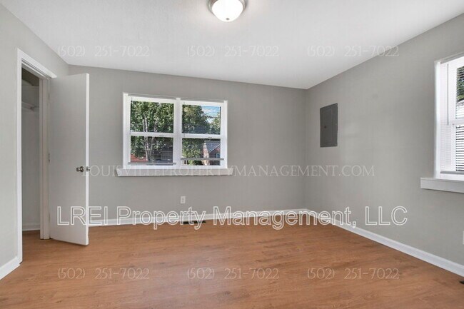 Building Photo - 1120 Loretta St