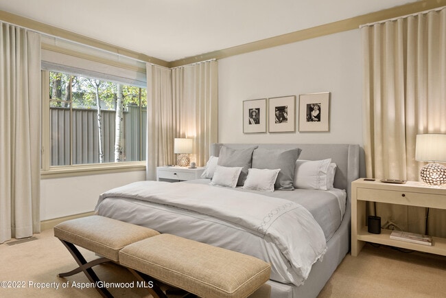 Building Photo - 509 W Hopkins Ave