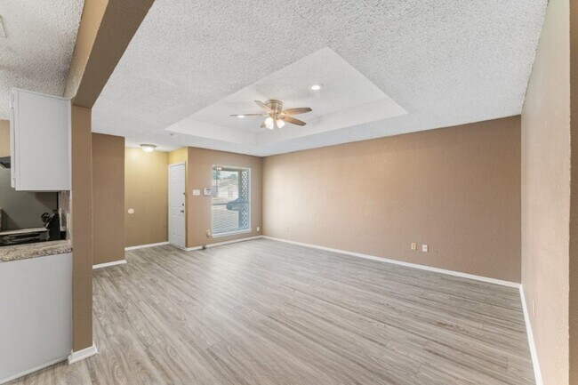 Building Photo - 1809 San Rafael St