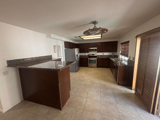 Building Photo - 40067 Villa Moura Dr
