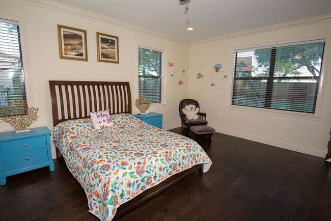 Building Photo - Beautiful 4 Bedroom/4 Bath in Belle Isle w...