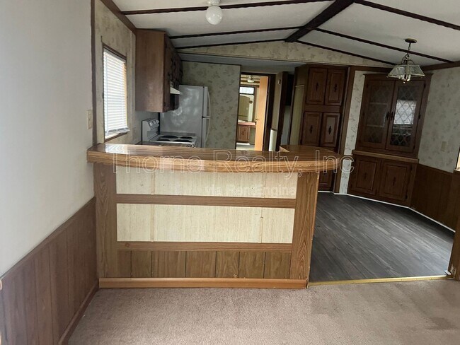 Building Photo - 92 Matts Ln