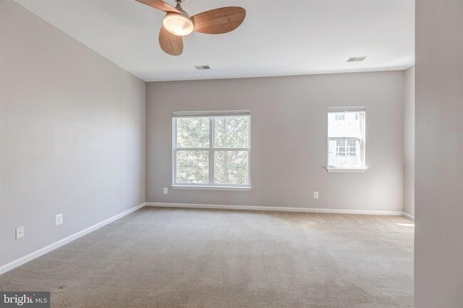 Building Photo - 5140 Donovan Dr
