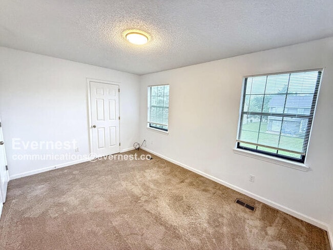 Building Photo - 2163 Cheshire Dr