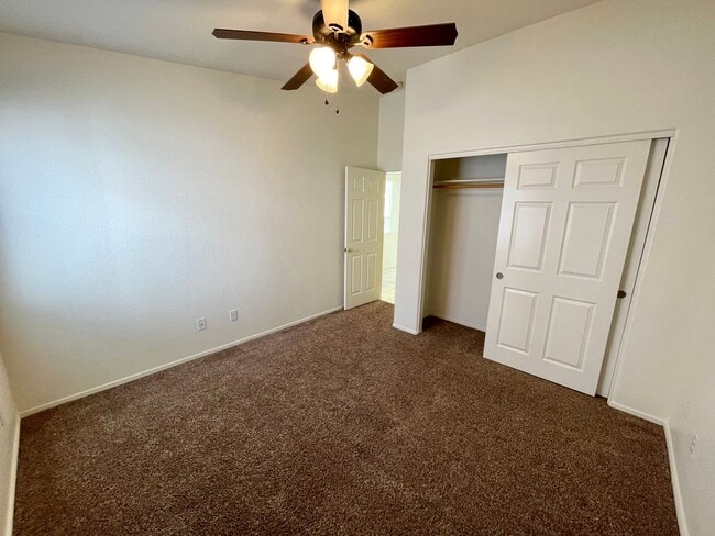 Building Photo - Great 3 Bedroom, 2 Bathroom Home in El Camino Village on the Parkway!