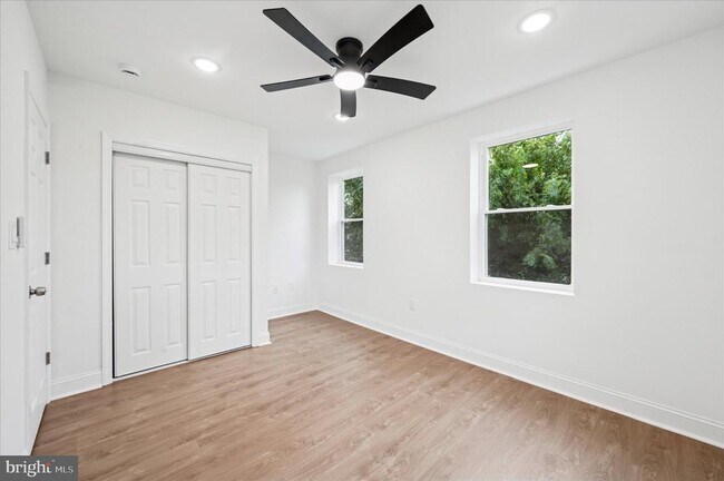 Building Photo - 2534 S 61st St