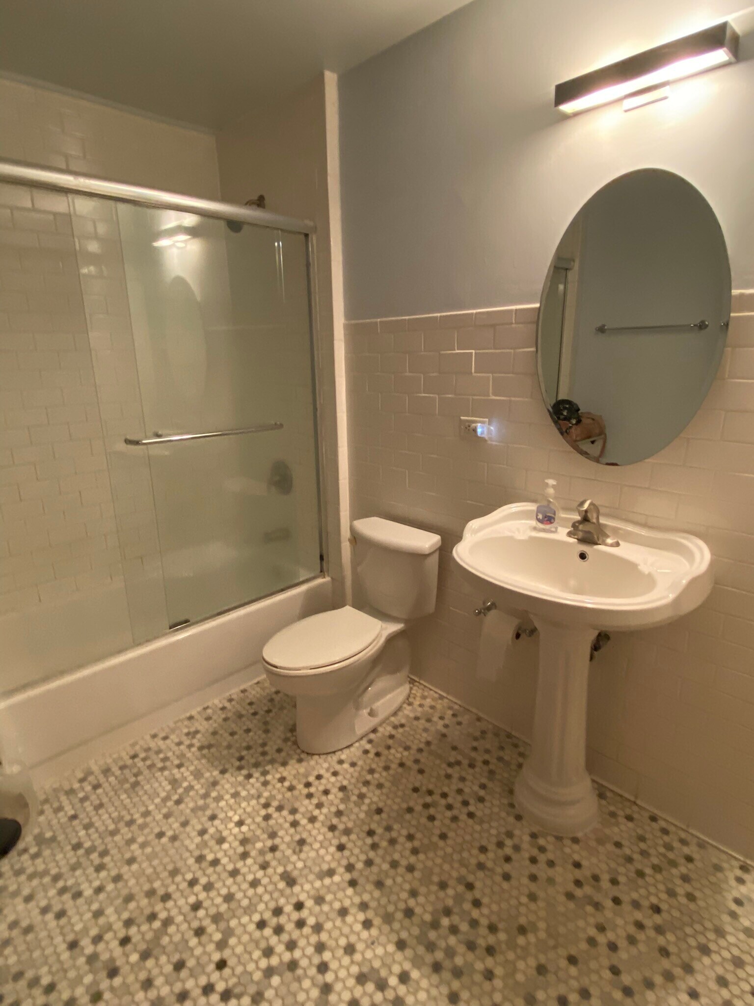 Bathroom - 3014 W Palmer