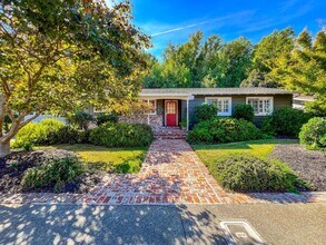 Building Photo - Beautifully Updated Three Bedroom Browns Valley Home