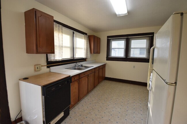 Building Photo - Two Bedroom House in Knightstown