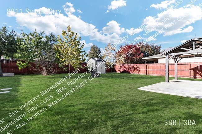 Building Photo - 8811 Silver City