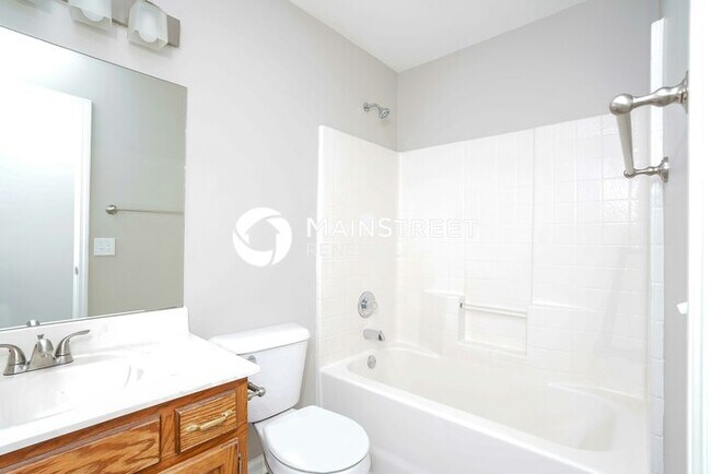 Building Photo - 4 Bedroom Pet-Friendly Home in La Vergne, ...