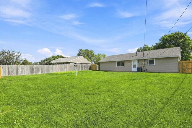 Building Photo - 7123 Strawberry Dr