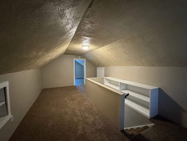 Building Photo - PRICE REDUCED! 4 Bedroom, 1.5 Bathroom House Available, Centrally Located! ¡Casa de 4 dormitorios...