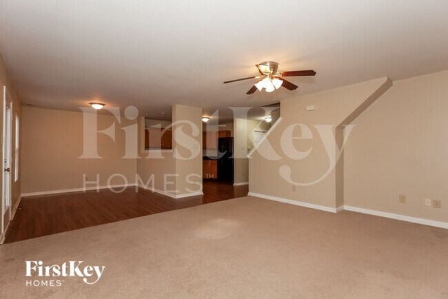 Building Photo - 955 Littleton Dr