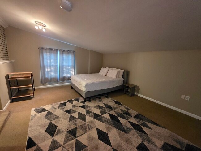 Building Photo - 3659 Ashwood Dr SE