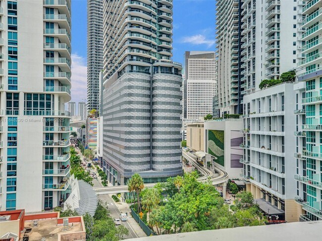 Building Photo - 1250 S Miami Ave
