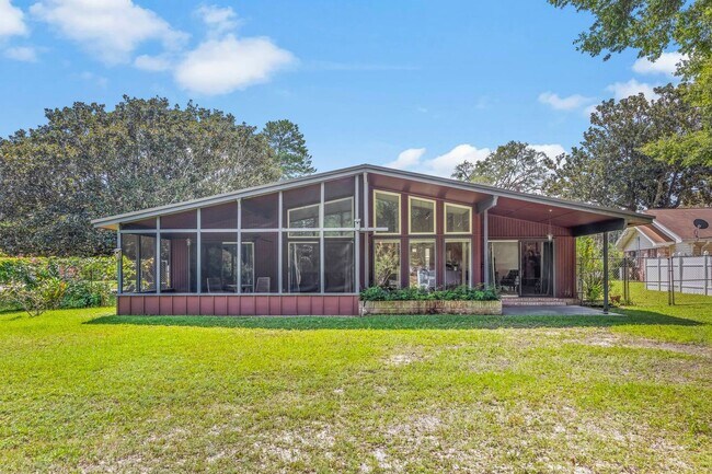 Building Photo - 3 Bedroom in the Heart of Niceville!