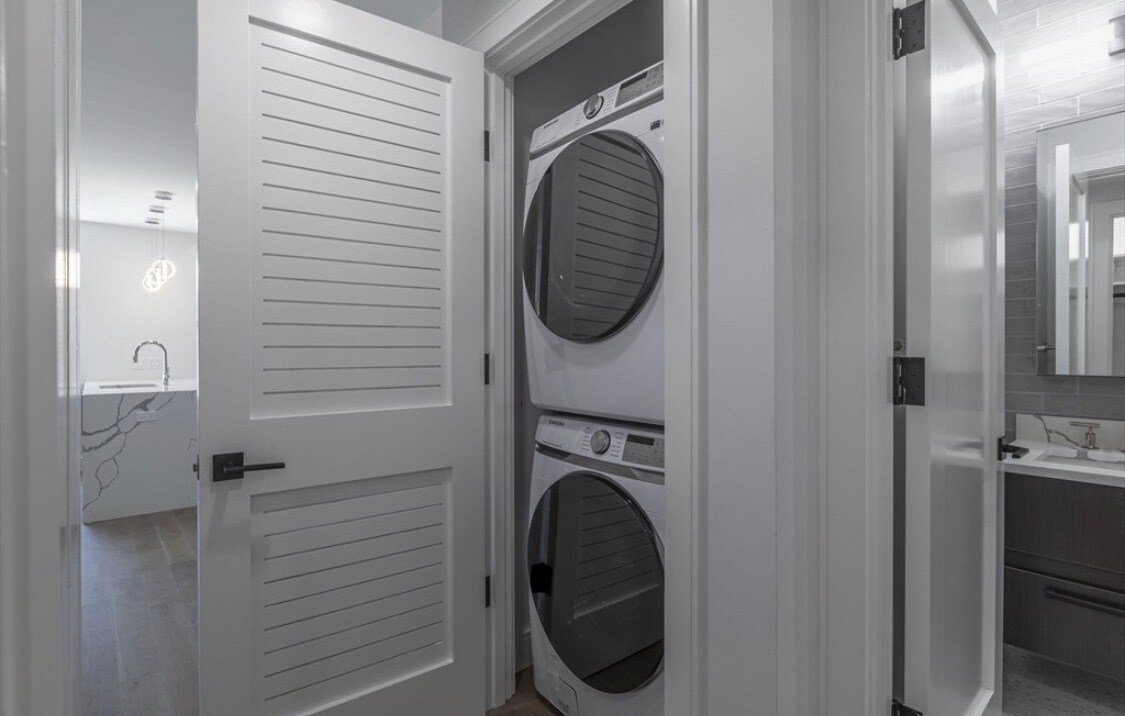 Building Photo - 169 Newbury St