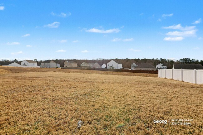 Building Photo - 103 W Tecoma Ln