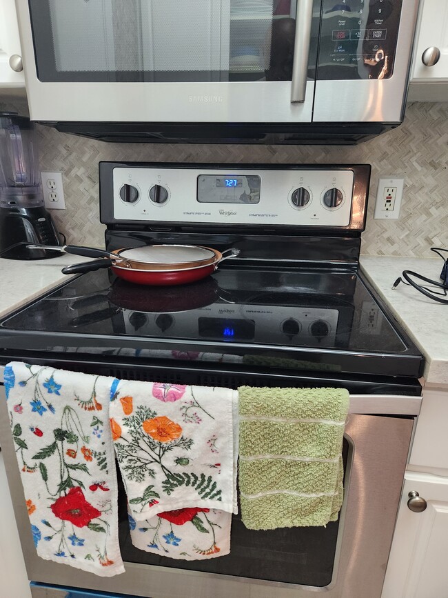 Building Photo - 1701 E Colter St