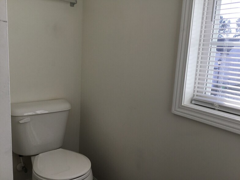 Building Photo - 2321 King Malcolm Ln