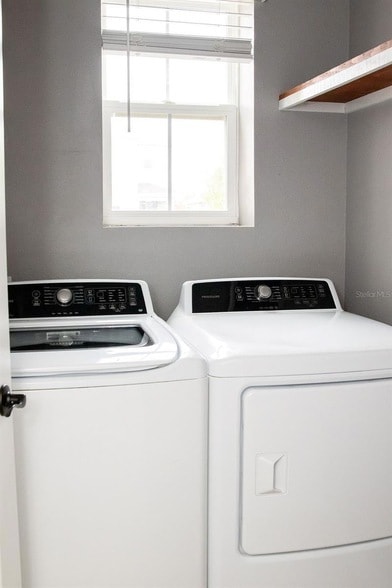 Building Photo - 8089 Pelican Reed Cir