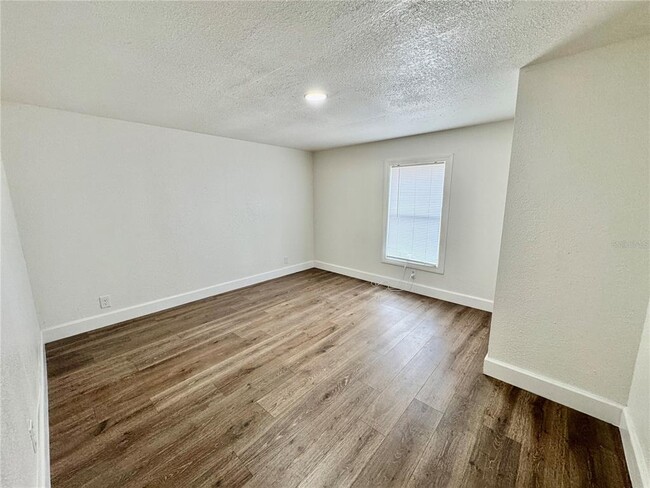 Building Photo - 112 Laureti Ln
