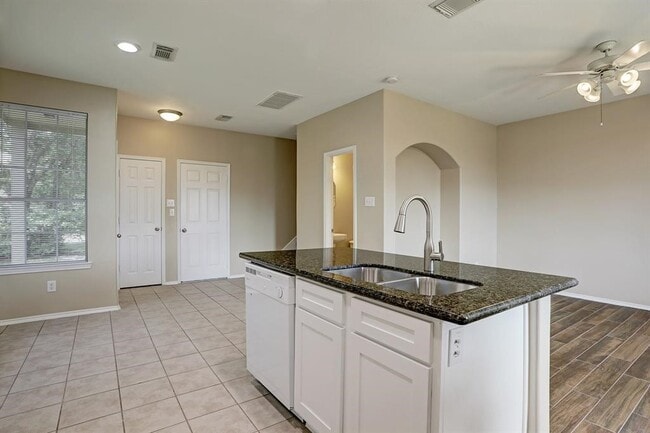 Building Photo - 281 Brandy Ridge Ln