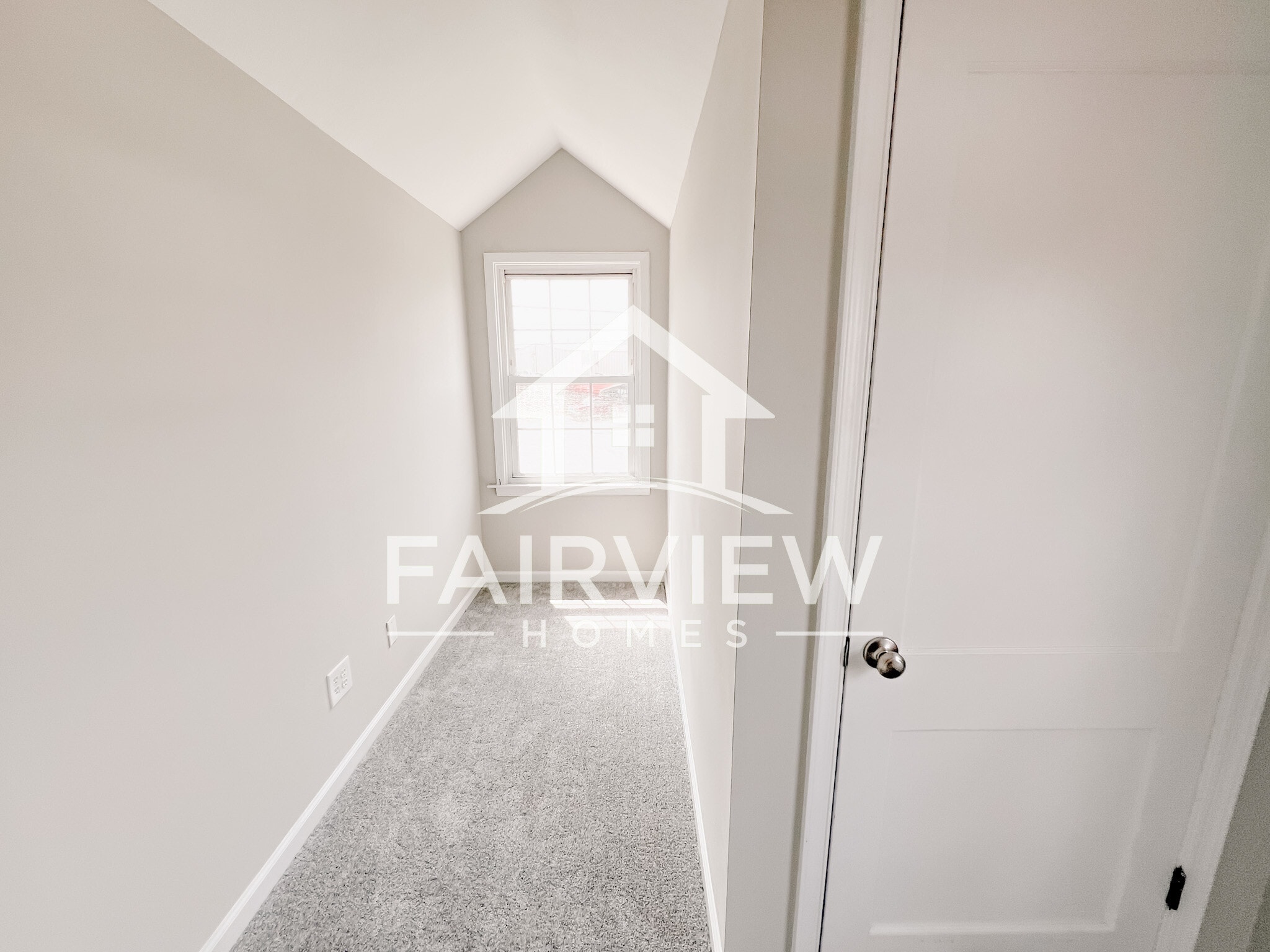 Building Photo - 3239 Mayflower Dr