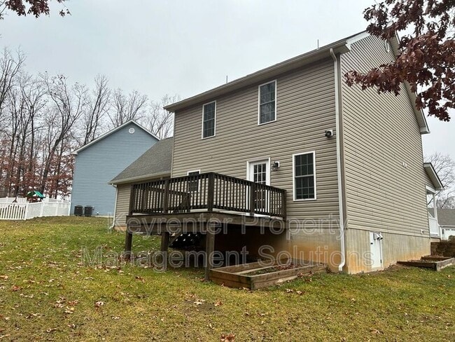 Building Photo - 107 Oakstone Run