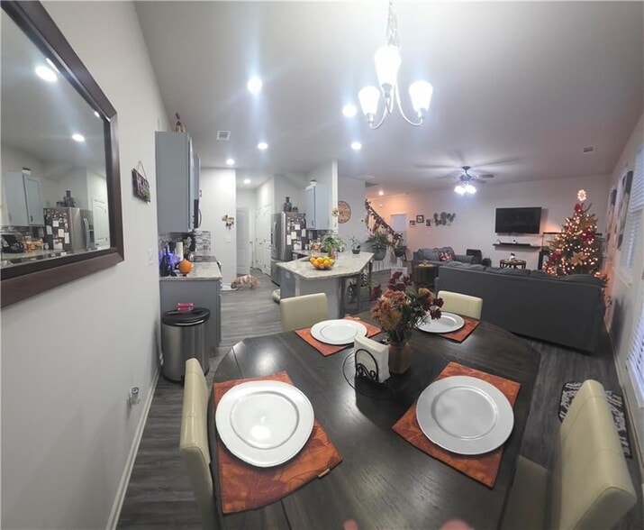 Building Photo - 4768 Rdg Vly Dr