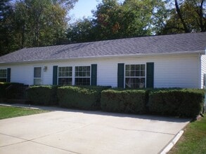 Building Photo - 4025 W Cedar Chase Dr