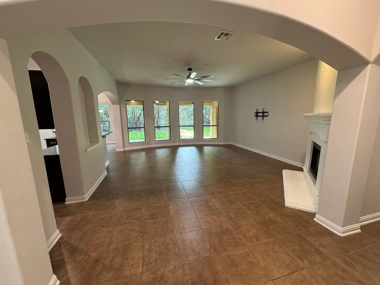 Building Photo - 630 Wild Rose Dr