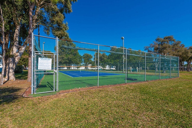 Building Photo - 3612 Alder Dr