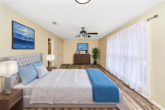 Building Photo - 26 Bounty Rd E