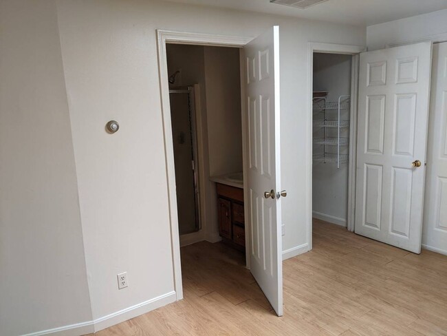 Building Photo - Now Leasing for June 2025 – Ideal 1-Bedroo...