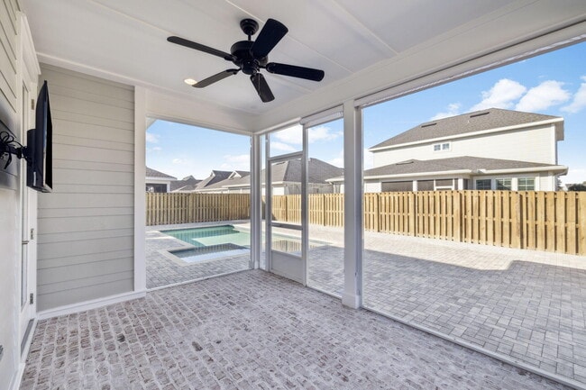 Building Photo - 250 Windrow Way