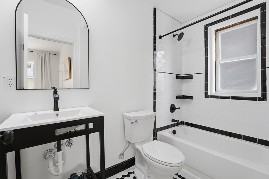 Building Photo - 4635 John R St