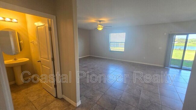 Building Photo - 9613 Sage Creek Dr