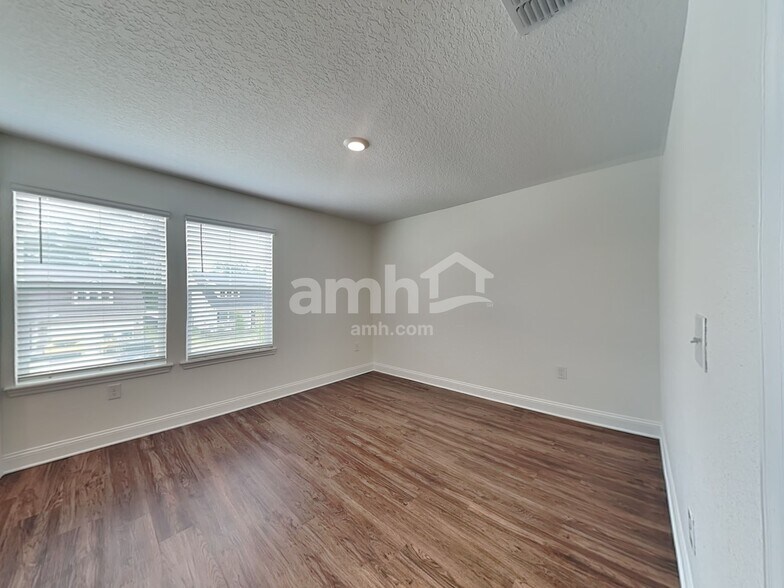 Building Photo - 2992 Hill Valley Ln