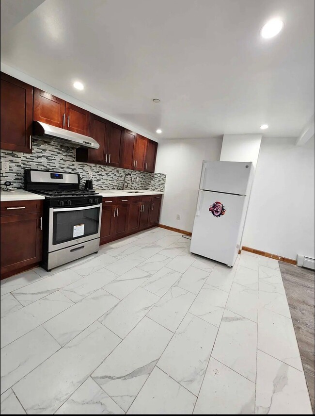 Building Photo - 9209 48th Ave