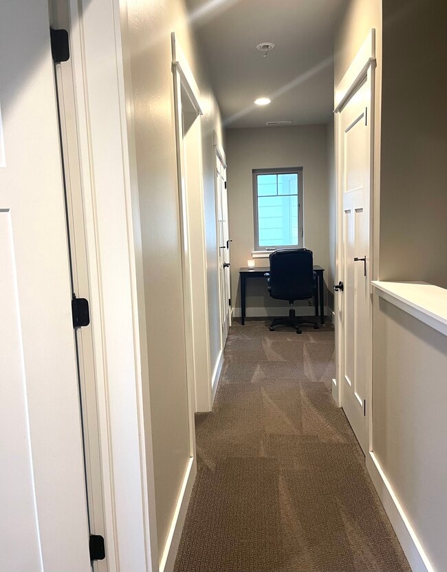 Building Photo - 3091 Lori Ln