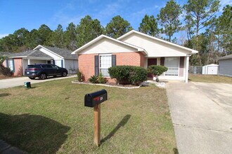 Building Photo - Convenient Southwest Pensacola Living — 3BR Home with Open Floor Plan, Private Fenced Yard & Easy...