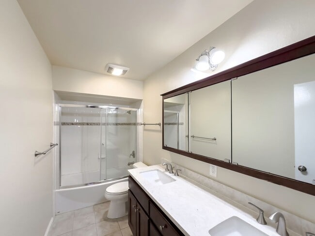 Building Photo - ~POOL HOME~ For Rent in Mission Viejo! 5 Bedrooms!