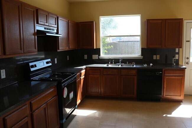 Building Photo - 15134 Diamond Way