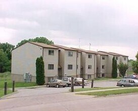 Building Photo - Incredible 1 Bedroom Condo on Iowa City West Side