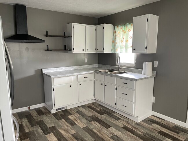 Building Photo - 315 S Penn St