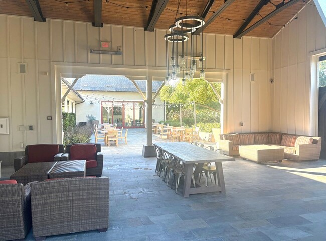 Building Photo - 1270 Windmill Rd